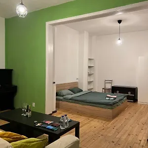  Apartment Centre