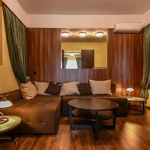  Appartamento Palace Of Culture 2-bedroom Retreat On Skobelev Blvd