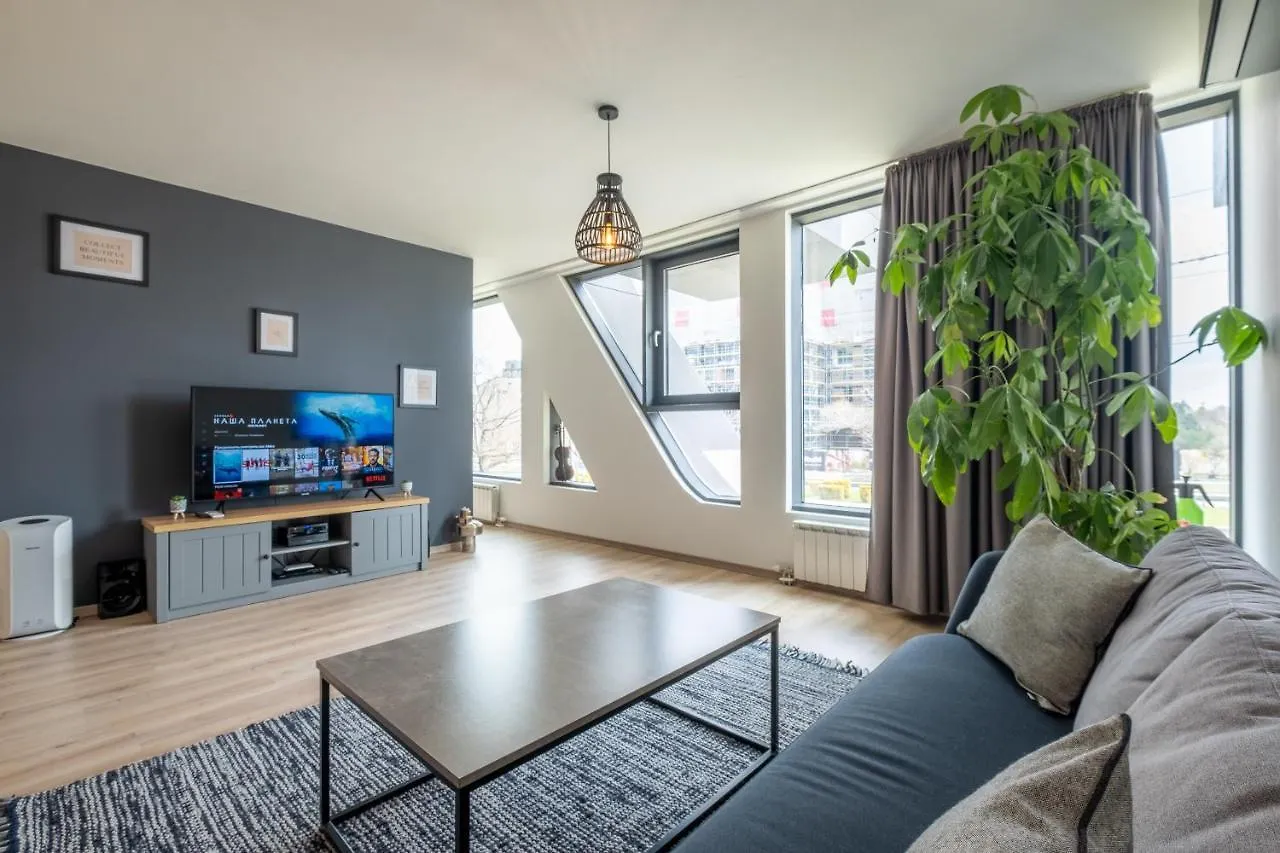 Arcadia Apartment, Park And Parking location